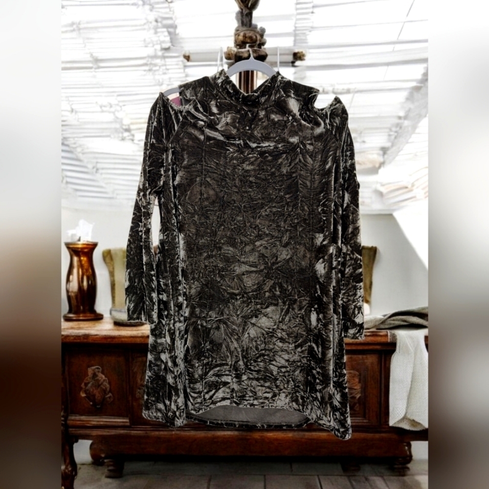 Coco + Carmen L/XL Crushed Velvet Green Mini